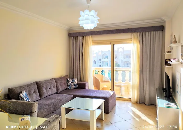 One- Bedroom S3 In Vip Zone Sunny Lakes Apartment