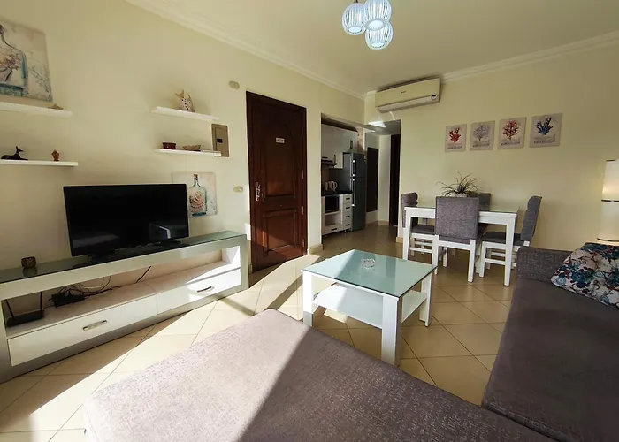 One- Bedroom S3 In Vip Zone Sunny Lakes *