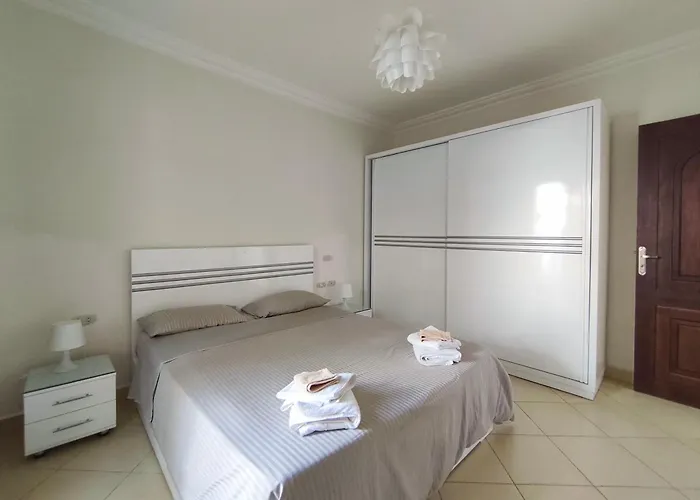 One- Bedroom S3 In Vip Zone Sunny Lakes