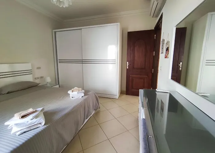 One- Bedroom S3 In Vip Zone Sunny Lakes Daire