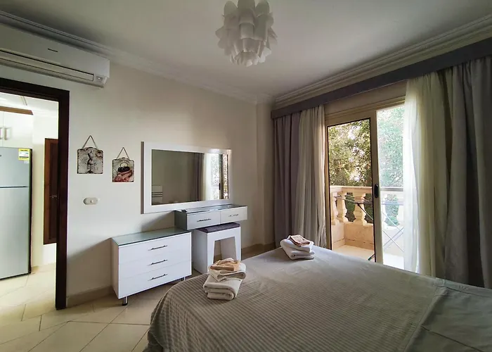 One- Bedroom S3 In Vip Zone Sunny Lakes Daire