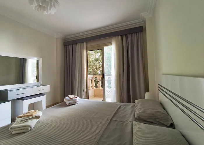 One- Bedroom S3 In Vip Zone Sunny Lakes Daire