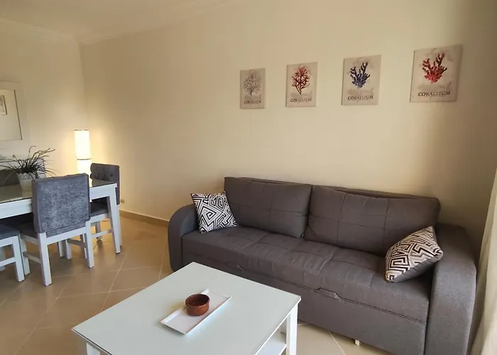 One- Bedroom S3 In Vip Zone Sunny Lakes *
